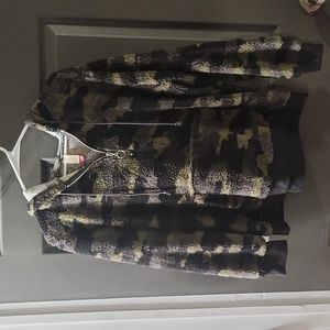 No Boundaries Camo sherpa hoodie